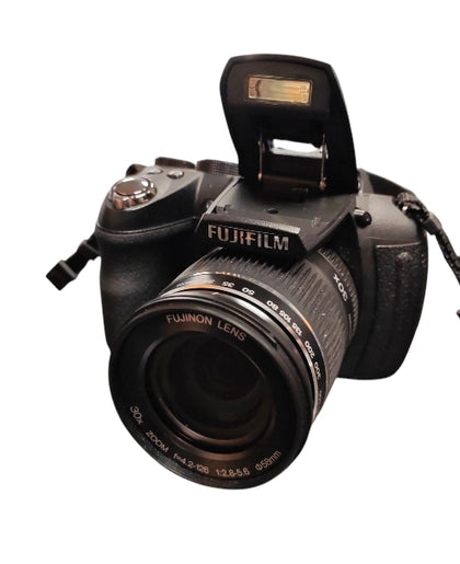 Fujifilm Finepix HS 10 30x Super Wide Bridging Camera w/case