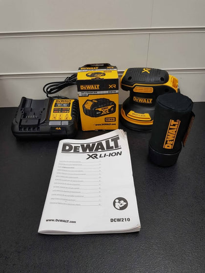 DEWALT DCW210 BRUSHLESS ORBITAL SANDER PLUS 18V 4.0AH BATTERY AND CHARGER *NEW*