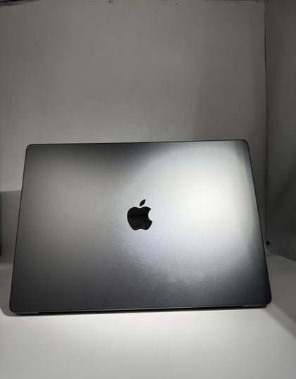 MacBook Pro 2024 100% battery 19 cycles immaculate condition ** 2 year warranty** 24GB RAM / 512 STORAGE