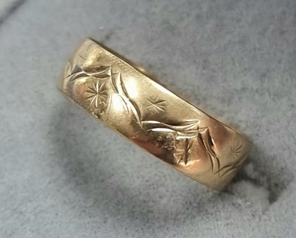 9ct Gold Patterned Band size 