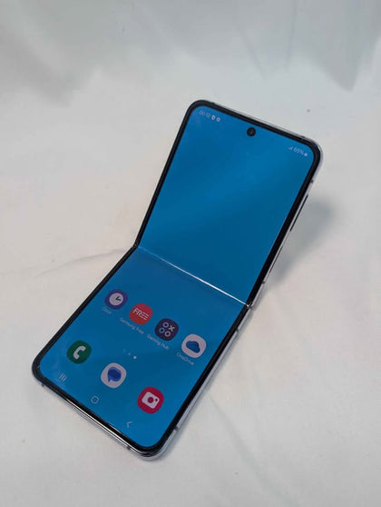 Samsung Galaxy Flip4 Mobile Phone - 128GB SSD - Sky Blue - Open Unlocked - Unboxed (Scratches To Centre)