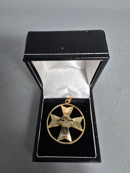 18CT Gold MALTESE CROSS Pendent 4.1G 25mm in Length