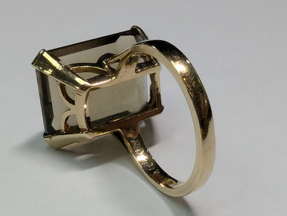 9ct Gold Smokey Quartz Ring - Size J 1/2
