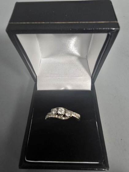 9ct White Gold Ring 375 2.9G Size M