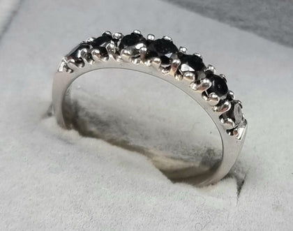 9ct White Gold Ring With Black Moissanite Size 