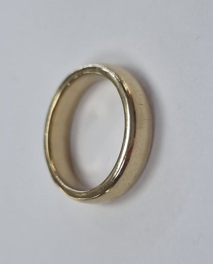 9ct gold Wedding Band Size O 1/2
