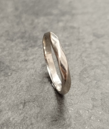 18ct White Gold Geometric Design Wedding Band Rind - Size N