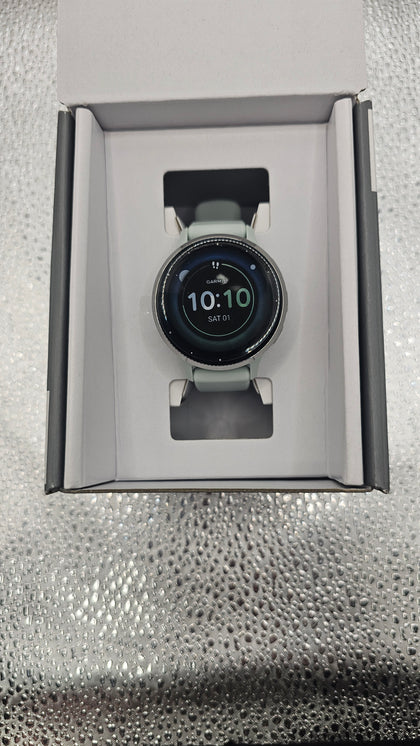 Garmin Venu 3S (41mm), AMOLED GPS Smaller Sized Smartwatch