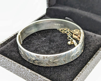 925 SILVER, BANGLE WITH LIFTING LOCK AND SMALL CHAIN, 6