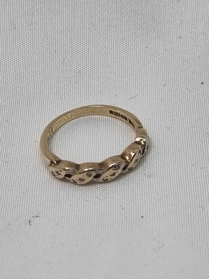 9ct Yellow Gold Ladies Ring With 0.11ct Diamond Stones - Size M - 2.02 Grams