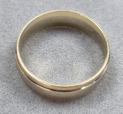 9ct Gold 2 Tone Ring ~ 