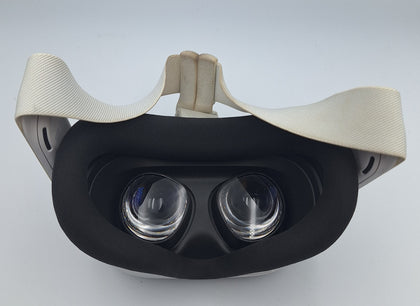 Meta Quest 3S Mixed Reality Headset 128GB white with 2 x controllers BOXED