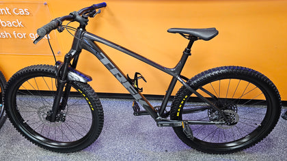 Trek Roscoe 7 Hardtail Mountain Bike 2021 in Dnister Black **Collection Only**