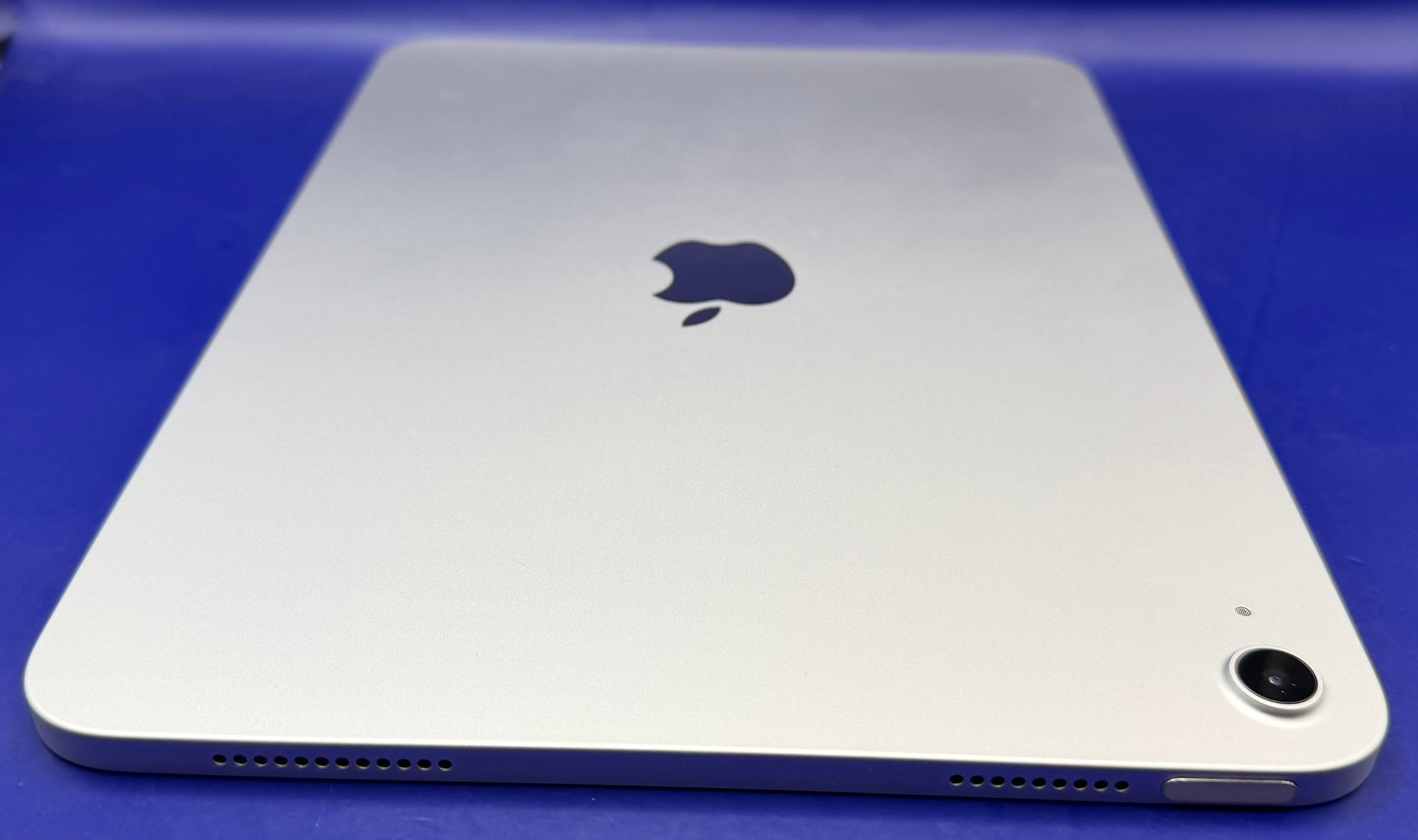 Apple iPad A16 A3354 11
