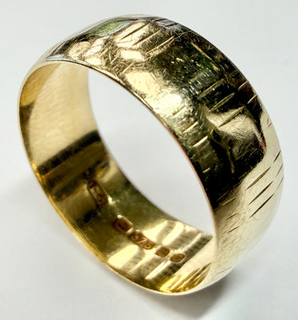 9ct Yellow Gold Wedding ring size M 1/2