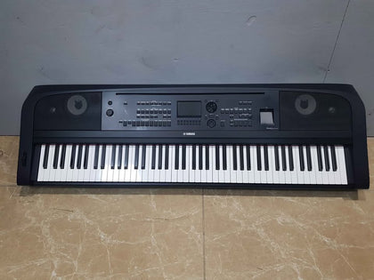 Yamaha Portable Grand Keyboard, DGX-670 (NO STAND OR SUSPENSE PEDAL)