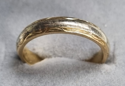 9ct gold patterned ring Size O
