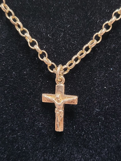 9ct Yellow Gold Belcher Chain And Crucifix Pendant - 6.04G - 15