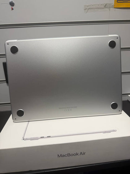Macbook Air 16,12 M4 Chip 10 Core 16GB RAM 256GB SSD