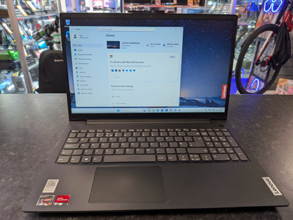 Lenovo Laptop  And Ryzen 5  Windows 11