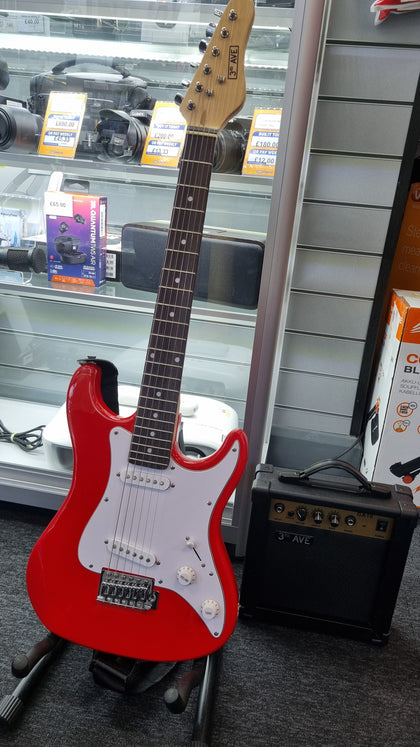 3rd avenue electric 3/4 guitar with mini amp