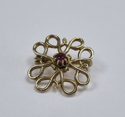 9ct Gold Brooch with red stone