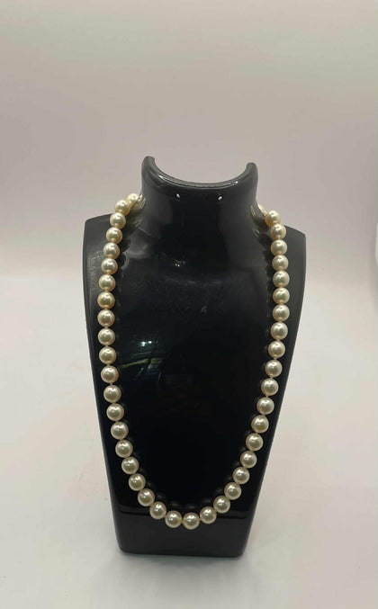 Pearl necklace
