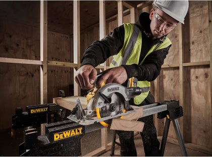 DeWalt DCS565 18V XR Brushless 165mm Circular Saw And Battery