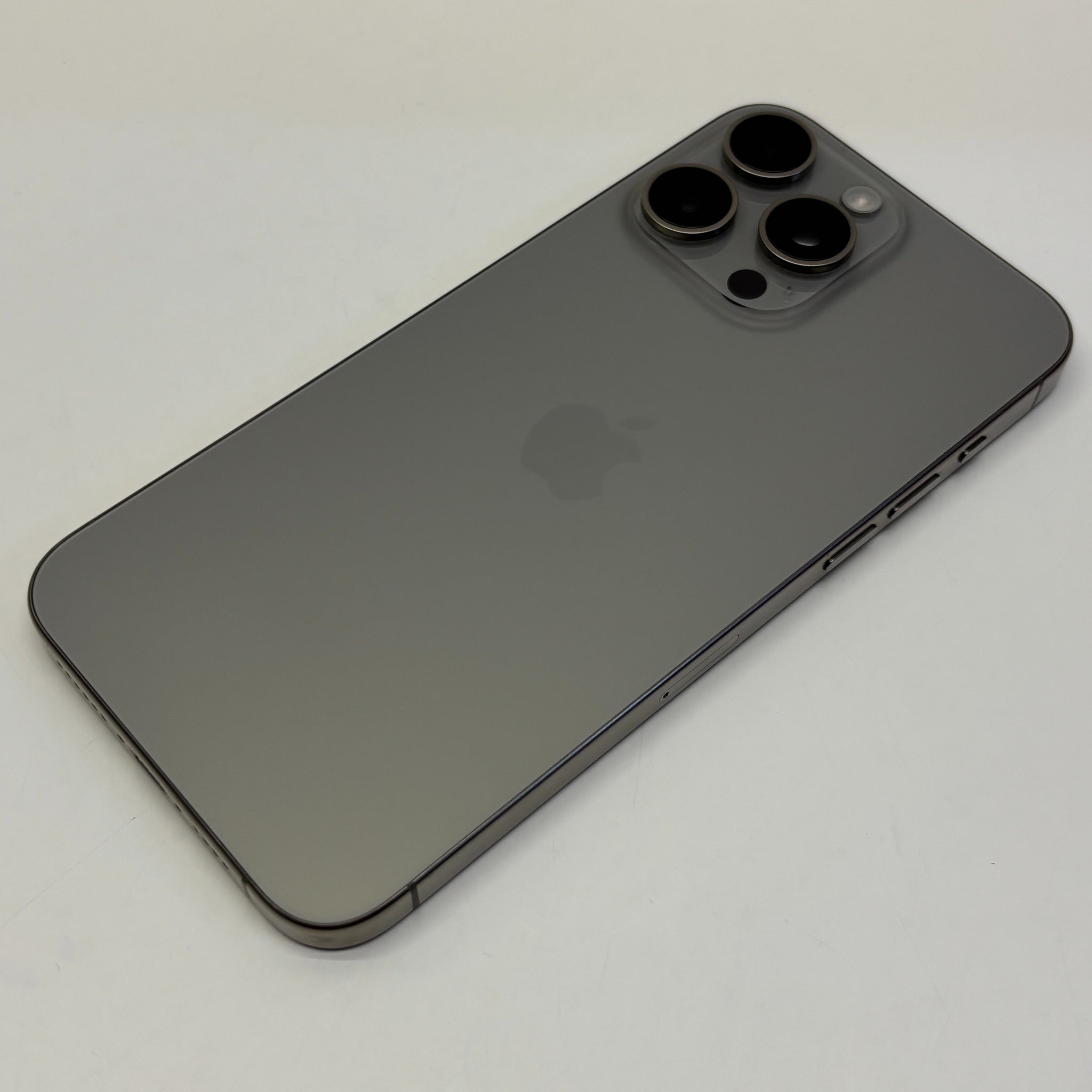 Apple iPhone 15 Pro Max Unlocked Model A3106 256GB in Natural Apple iPhone 15 Pro Max Unlocked Model A3106 256GB in Natural