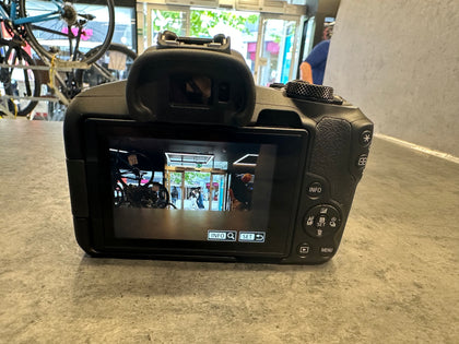 Canon EOS R50 Mirrorless Camera Black + RF-S 18-45mm F4.5-6.3 IS STM Lens