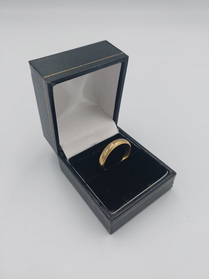18K Solid Gold Lines Ring, 750 Hallmarked, 5.2Grams, Size: P, Box Included