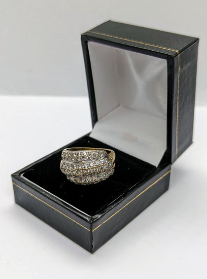 375 HALLMARKED, YELLOW GOLD, 3 LANE BAND WITH STRONES, Size 8/Q, 7.1g, Boxed