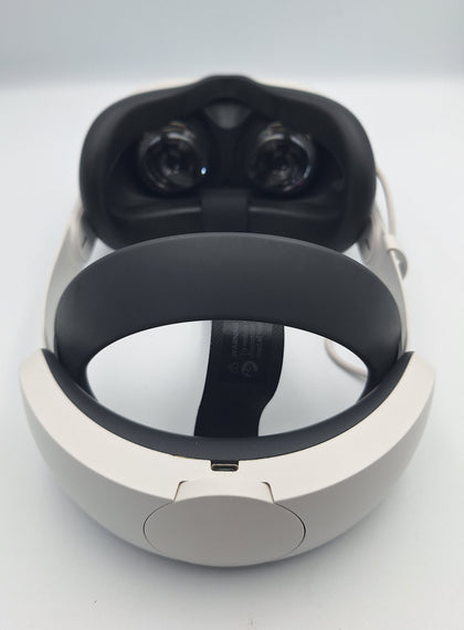 Meta quest 2 128GB VR headset with elite battery strap and oculus carry case unboxed