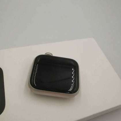 Watch SE 2nd Gen (GPS) Starlight Aluminium, 40mm With Original Box & Strap