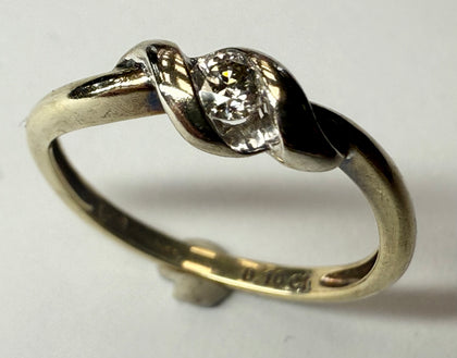 9ct yellow gold solitaire diamond twist ring size M