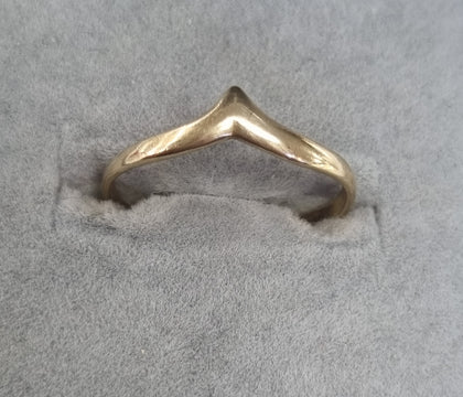 9ct gold wishbone ring M.5