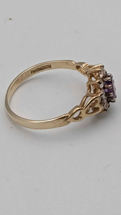 9ct Yellow Gold Ladies Cluster CZ Ring – Purple & Clear Stones – 1.25 Grams – Size L – Elegant Design