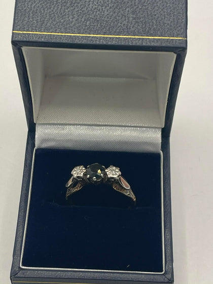 18ct Gold Ring With Black & Clear Stones - Q