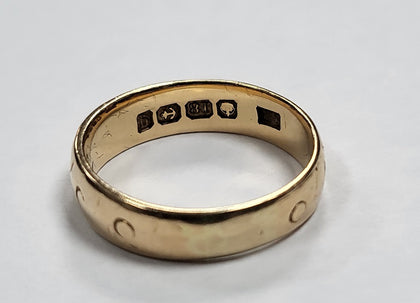 18ct Yellow Gold Patterned Band Ring - 3.34G - Size J - Hallmarked