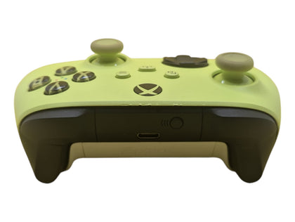 Xbox control pad - green   *wired only will not accept batteries*