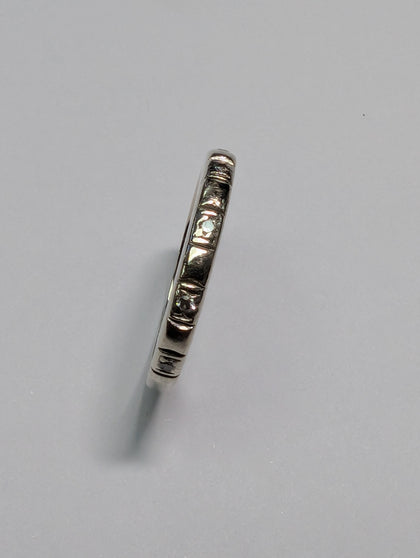 9ct White Gold Diamond Ring - Size O