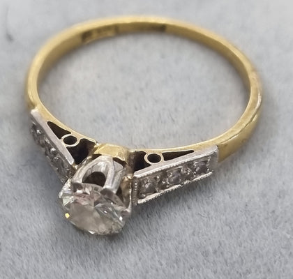 18ct Gold Diamond Ring 