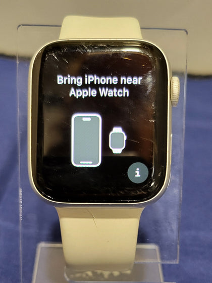 Apple Watch Series 5 (GPS), Silver Aluminium, 44mm, S/M strap