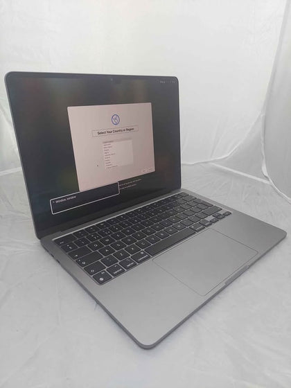 MacBook Air 14,2/M2 (8-CPU 8-GPU) 16GB Ram 256GB SSD Storage, 13