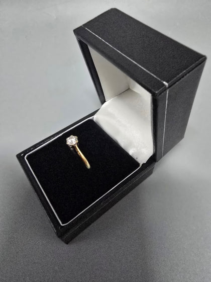 9ct Gold Ring with White Stone 375 1.9G Size P
