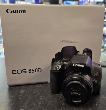 Canon Eos 850D + 50mm lense