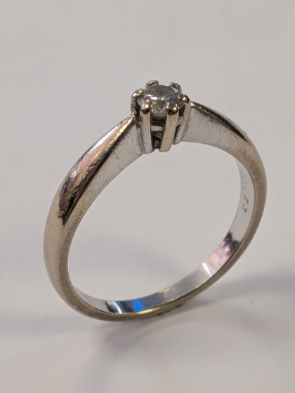18ct White Gold Single Diamond Ring