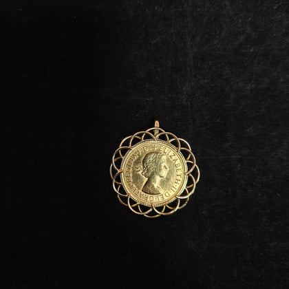1967 Gold Sovereign Coin Elizabeth II Young Head & 9ct Mount - Full