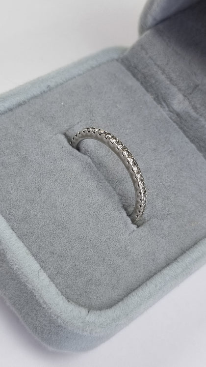 9ct white gold diamond ring size N1/2