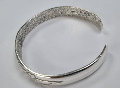 Silver Patterned Bangle 999